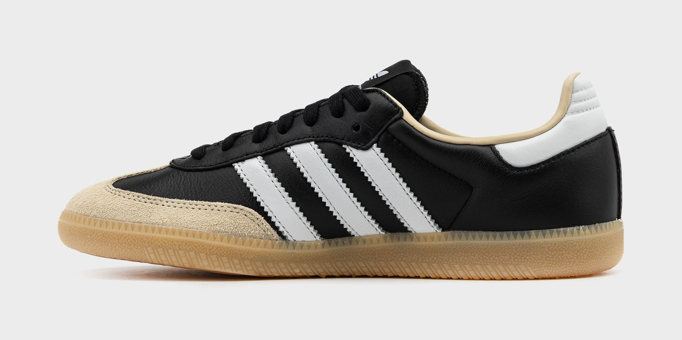 Samba OG Mens Lifestyle Shoes (Off White/Core Black/Gum 3) T-toe casual trainers