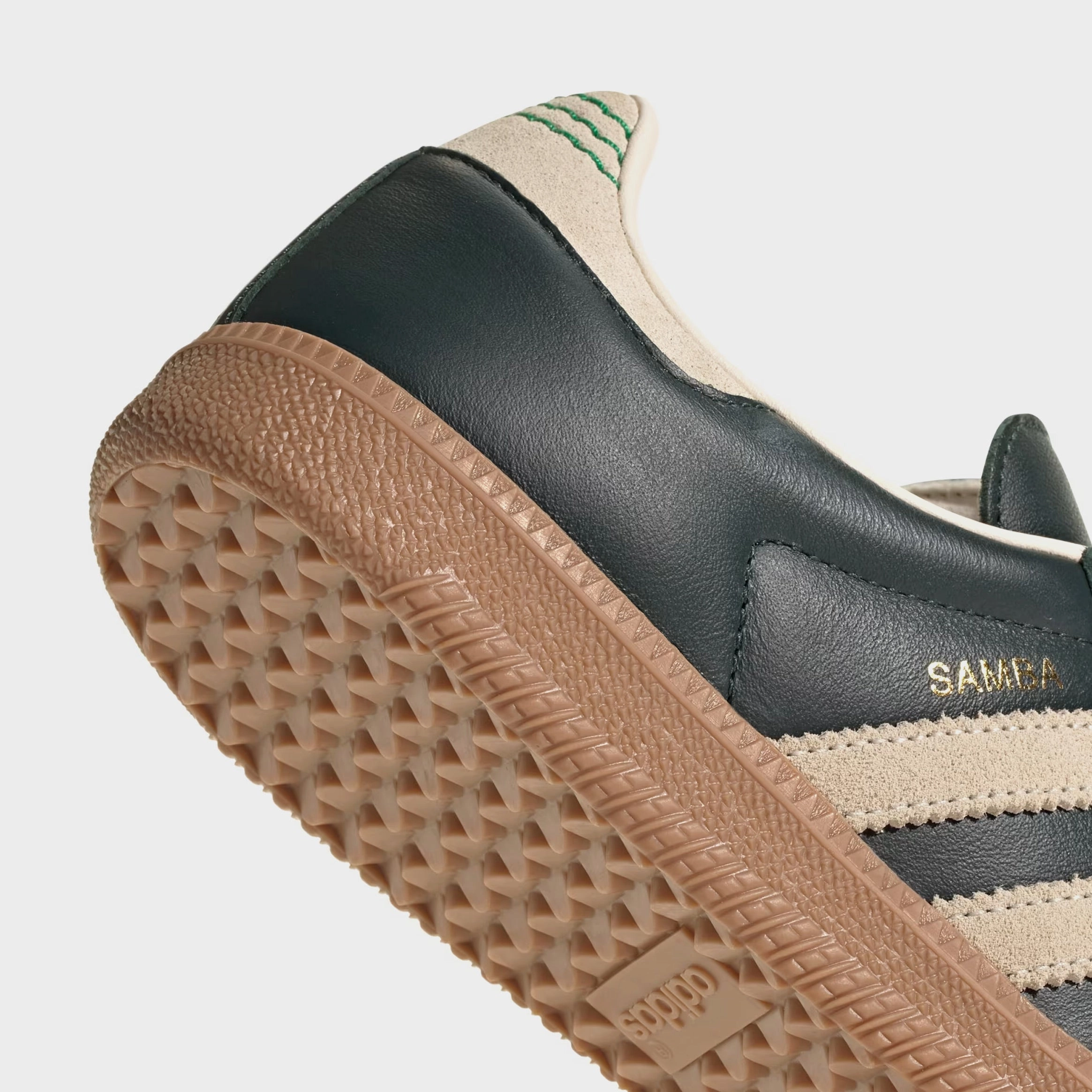 Samba OG Mens Lifestyle Shoes (Shadow Green/White/Gold) T-toe casual trainers
