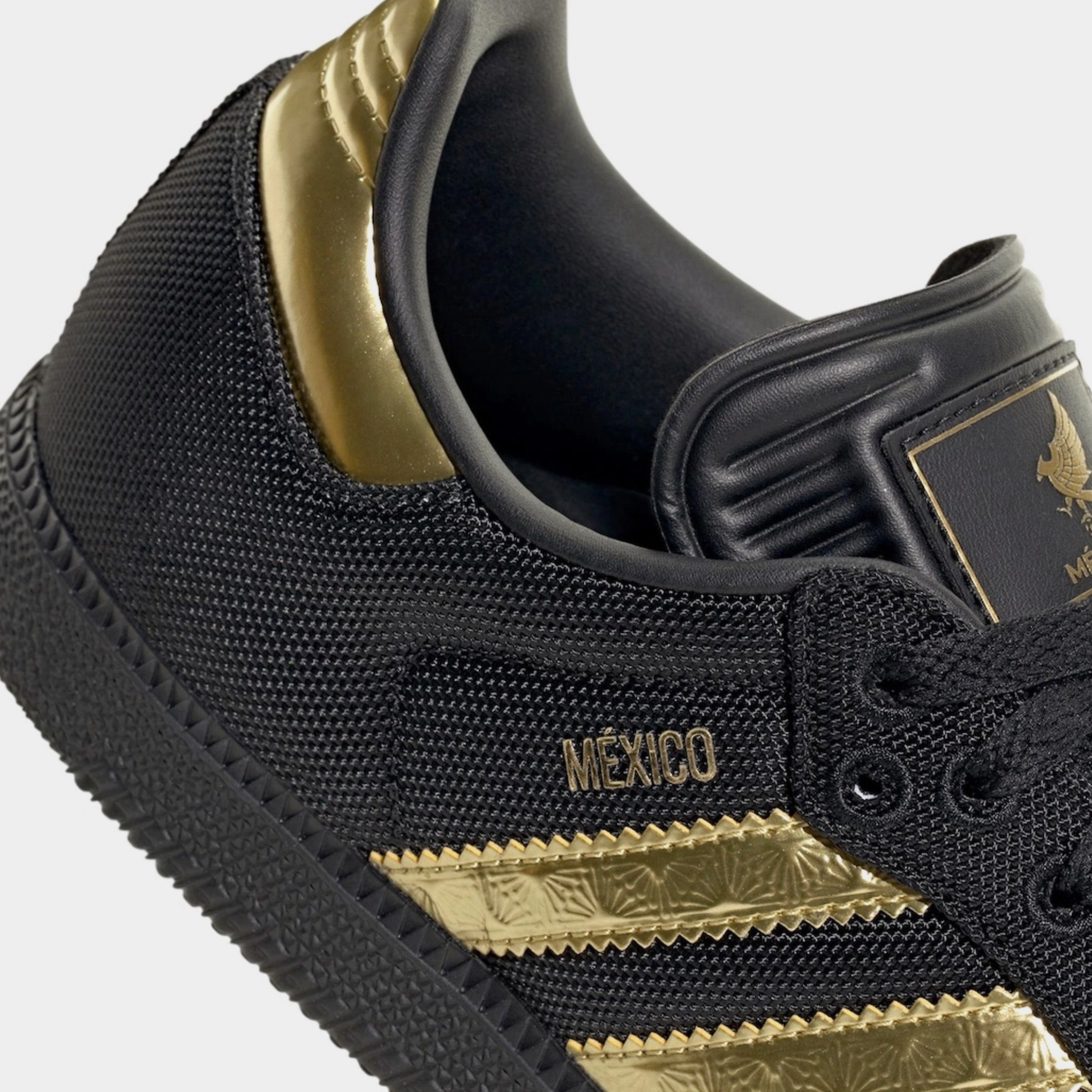 Samba OG Mexico Mens Lifestyle Shoes (Core Black/Medtallic Gold) T-toe casual trainers