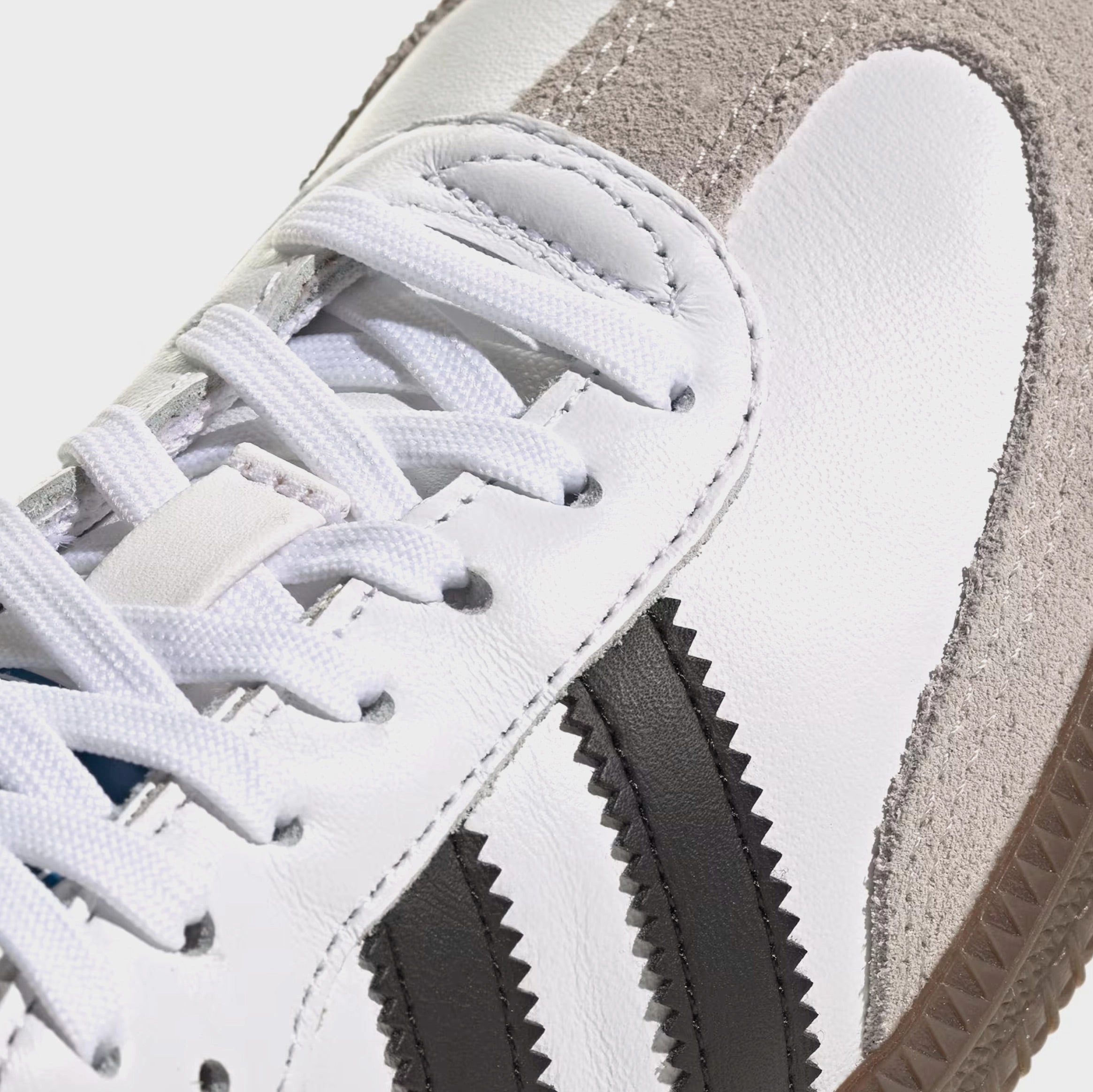 Samba OG Preschool Lifestyle Shoes (Cloud White/Core Black/Gum) T-toe casual trainers
