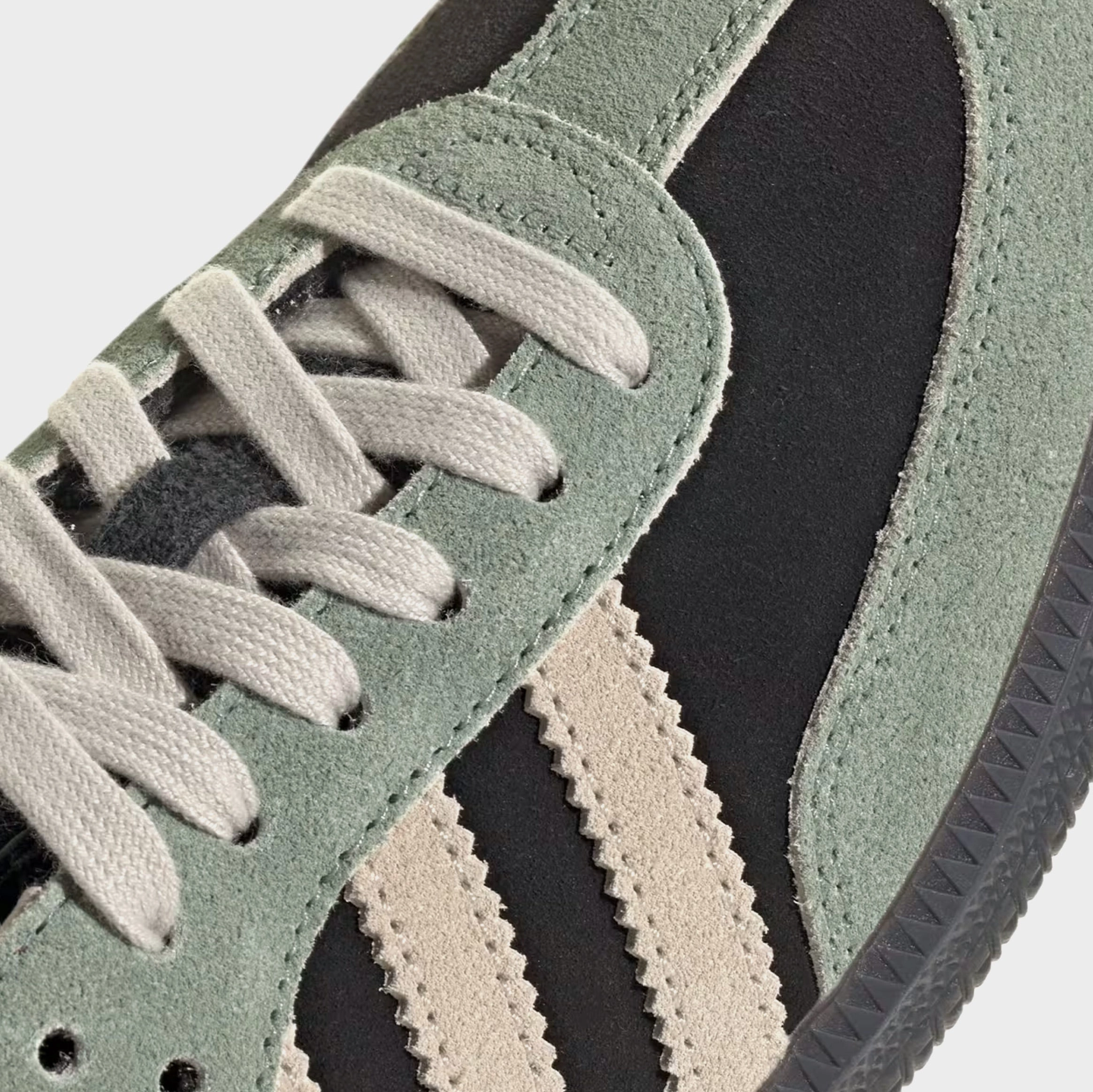 Samba OG Womens Lifestyle Shoes (Core Black/Alumina/Silver Green) T-toe casual trainers