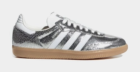 Samba OG Womens Lifestyle Shoes (Silver Metallic/Cloud White/Core White) Adidas Samba shoes with iconic T-toe design