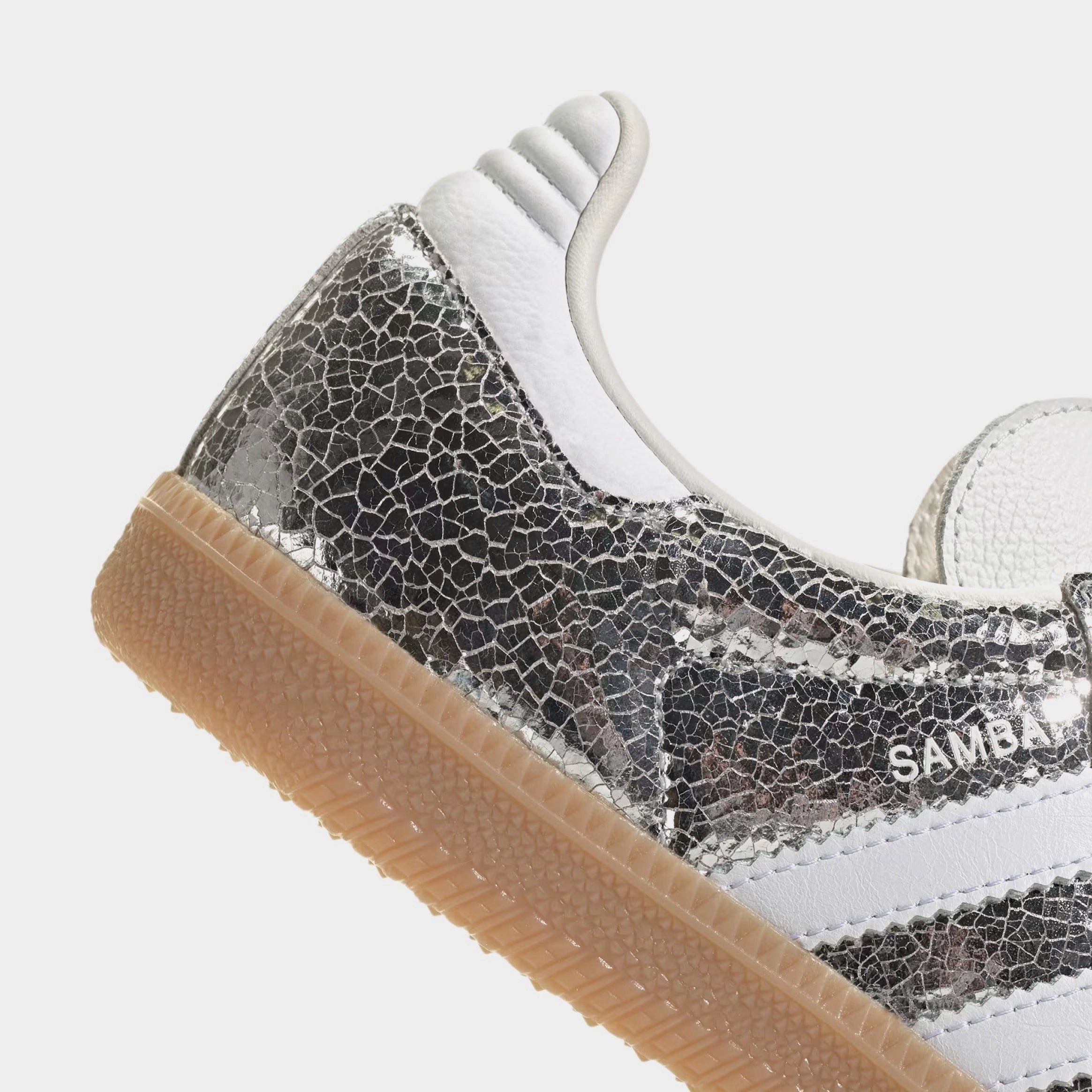 Samba OG Womens Lifestyle Shoes (Silver Metallic/Cloud White/Core White) T-toe casual trainers