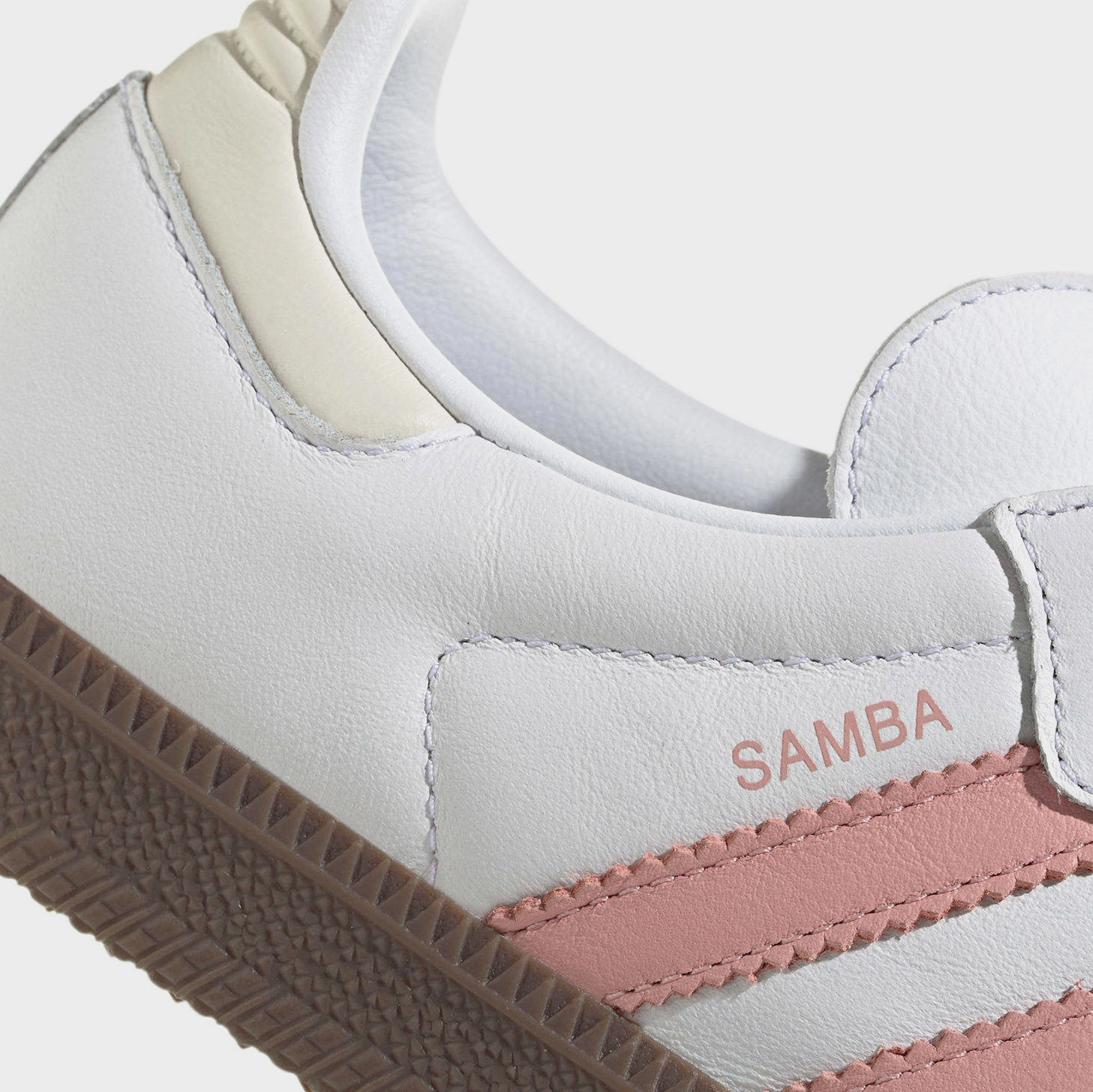 Samba OG Womens Lifestyle Shoes (White/Mauve) T-toe casual trainers