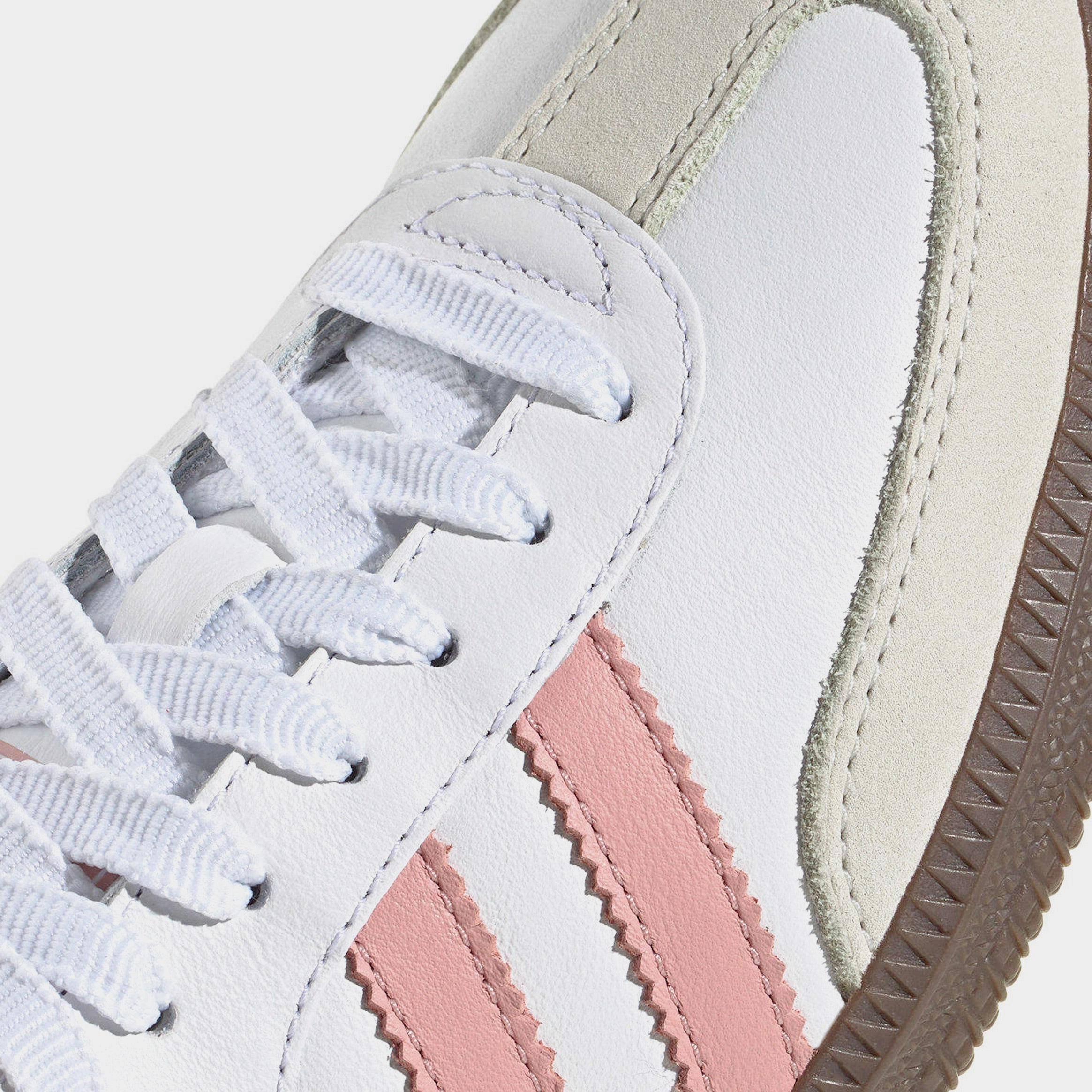 Samba OG Womens Lifestyle Shoes (White/Mauve) T-toe casual trainers
