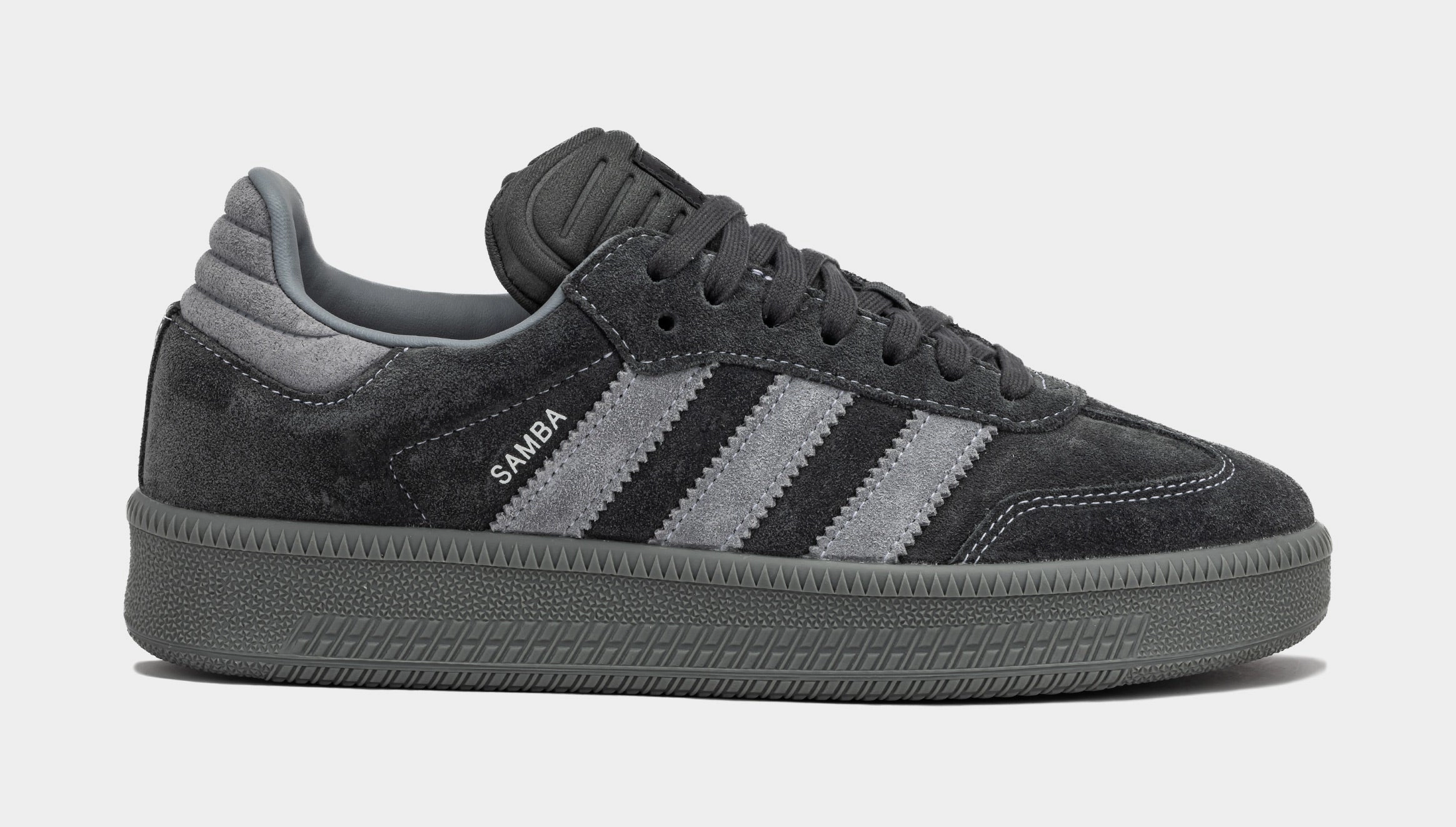 Samba XLG Mens Lifestyle Shoes (Grey/Black) Adidas Samba shoes with iconic T-toe design