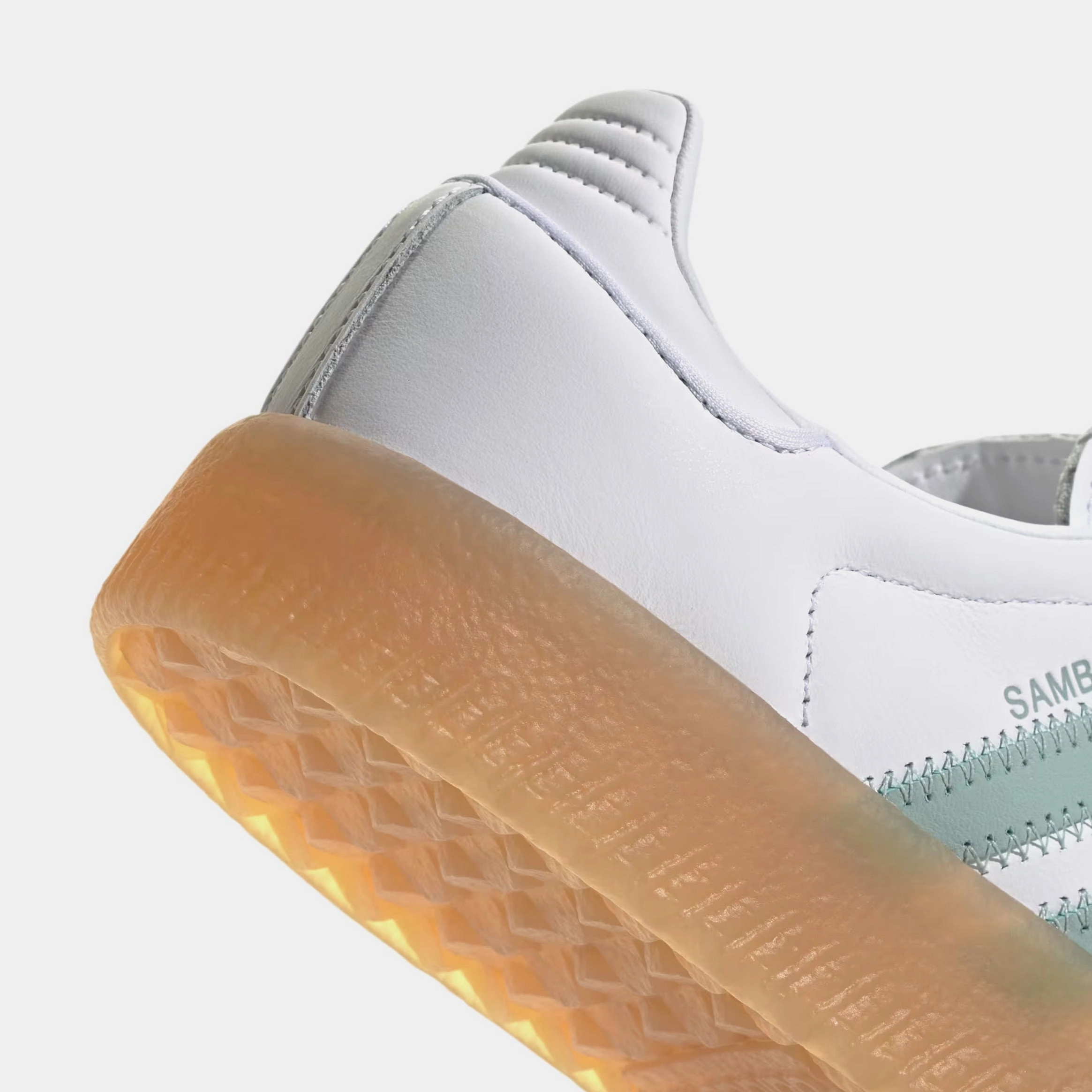 Sambae Womens Lifestyle Shoes (Cloud White/Wonder Blue/Off White) T-toe casual trainers