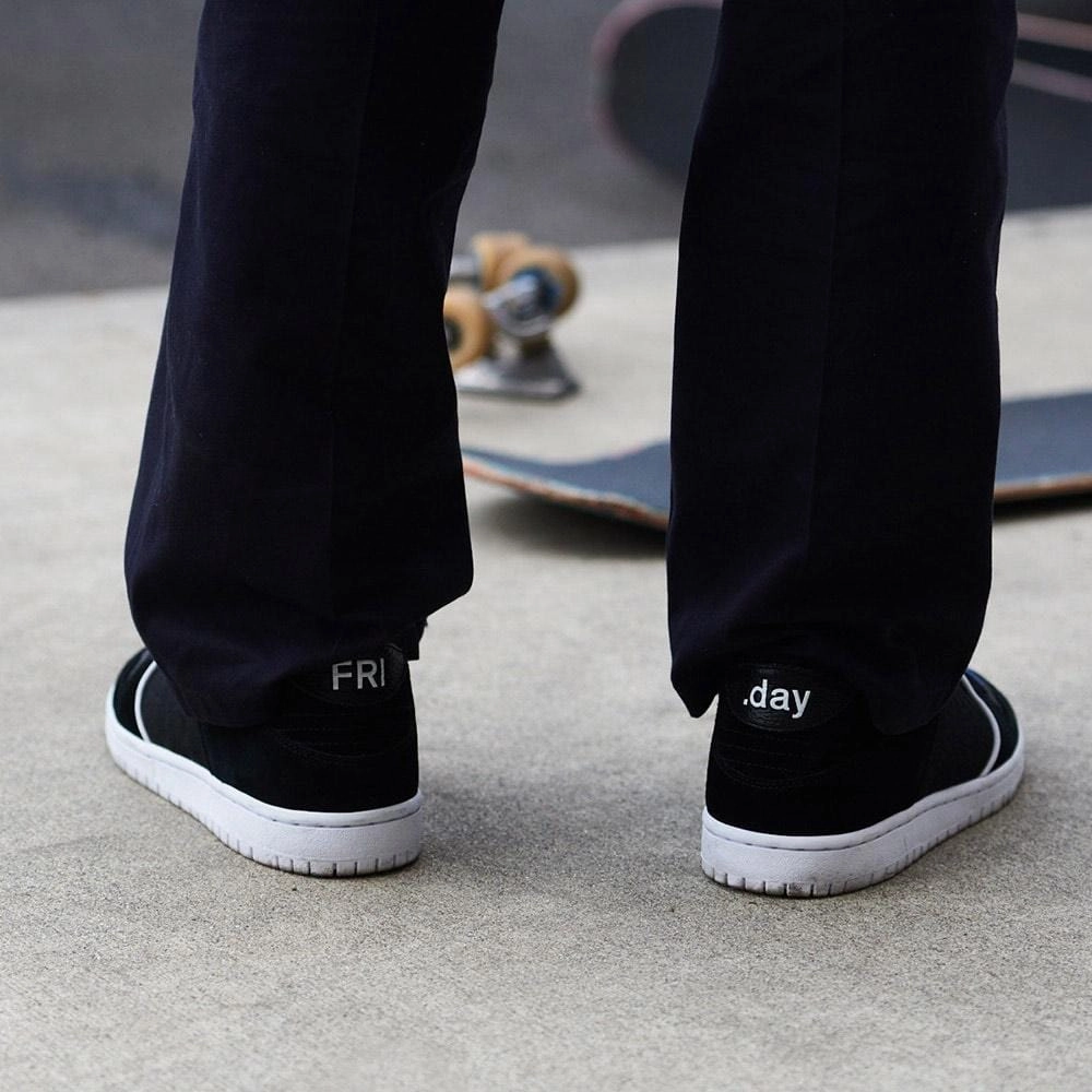 Soulland x Nike SB Dunk Low Pro 'FRI.day Part 0.2' Nike SB skateboarding shoes