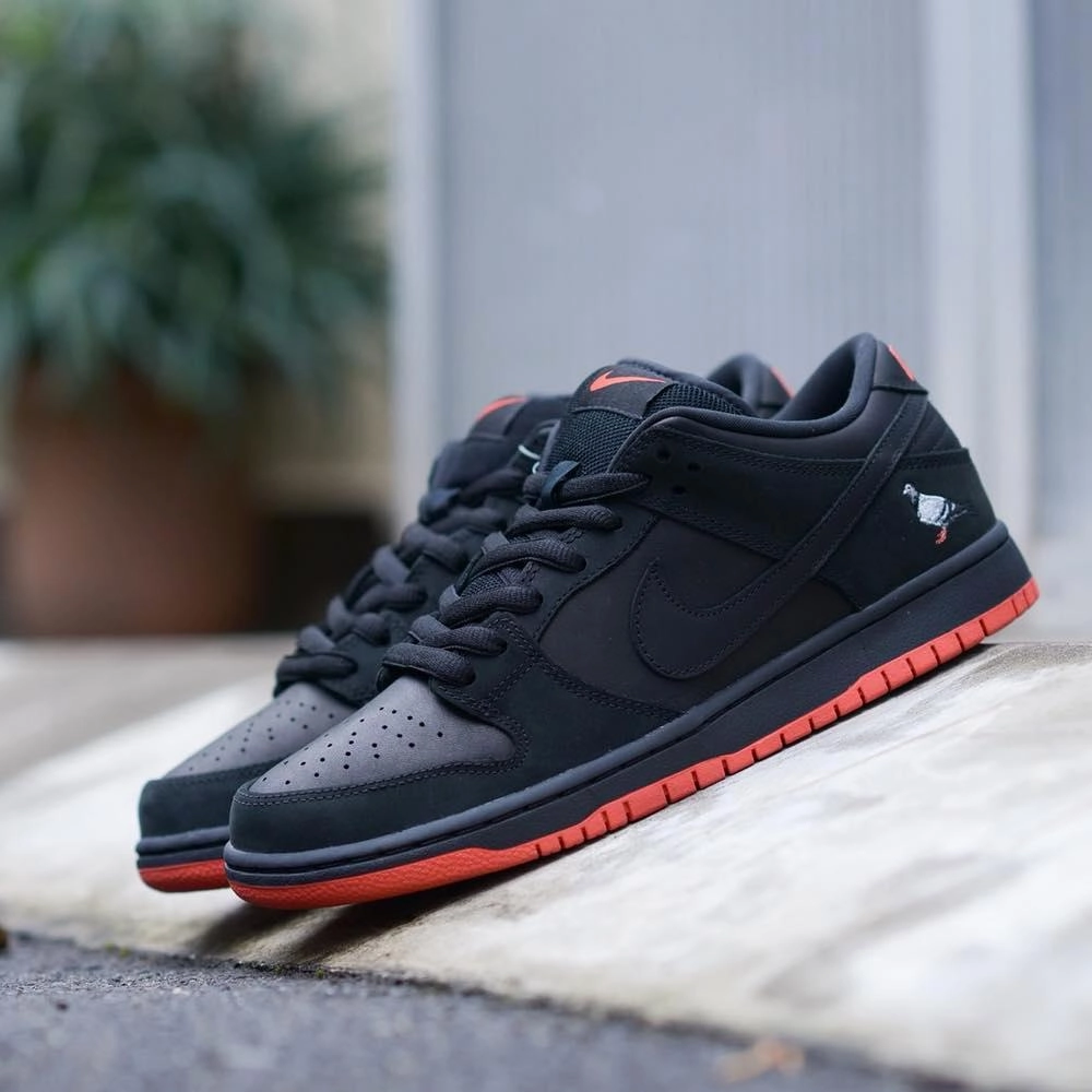 Staple x Nike SB Dunk Low Pigeon Nike SB skateboarding shoes