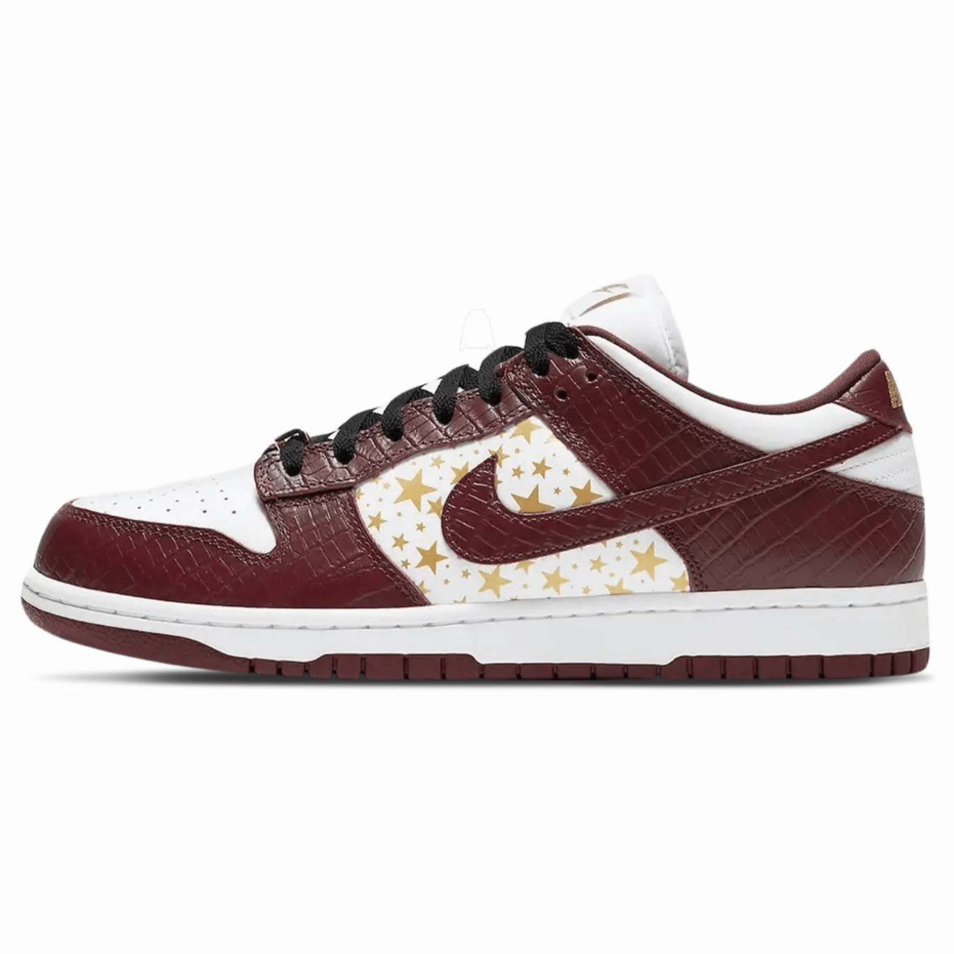 Supreme x Nike Dunk Low OG SB QS 'Barkroot Brown' Nike SB skate shoes with padded support and grip
