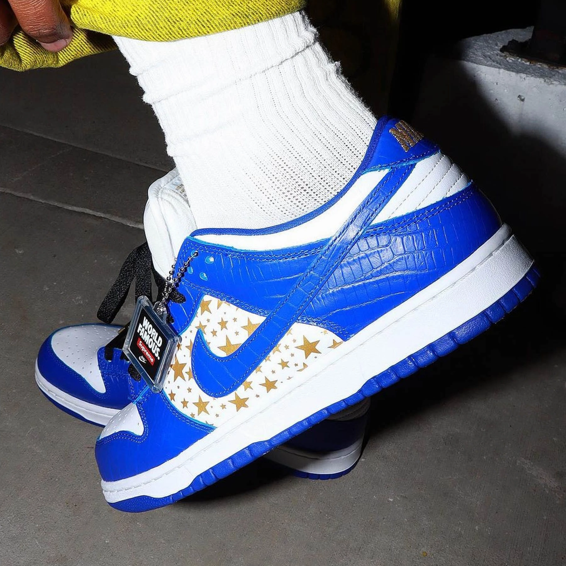 Supreme x Nike Dunk Low OG SB QS 'Hyper Royal' Nike SB skateboarding shoes