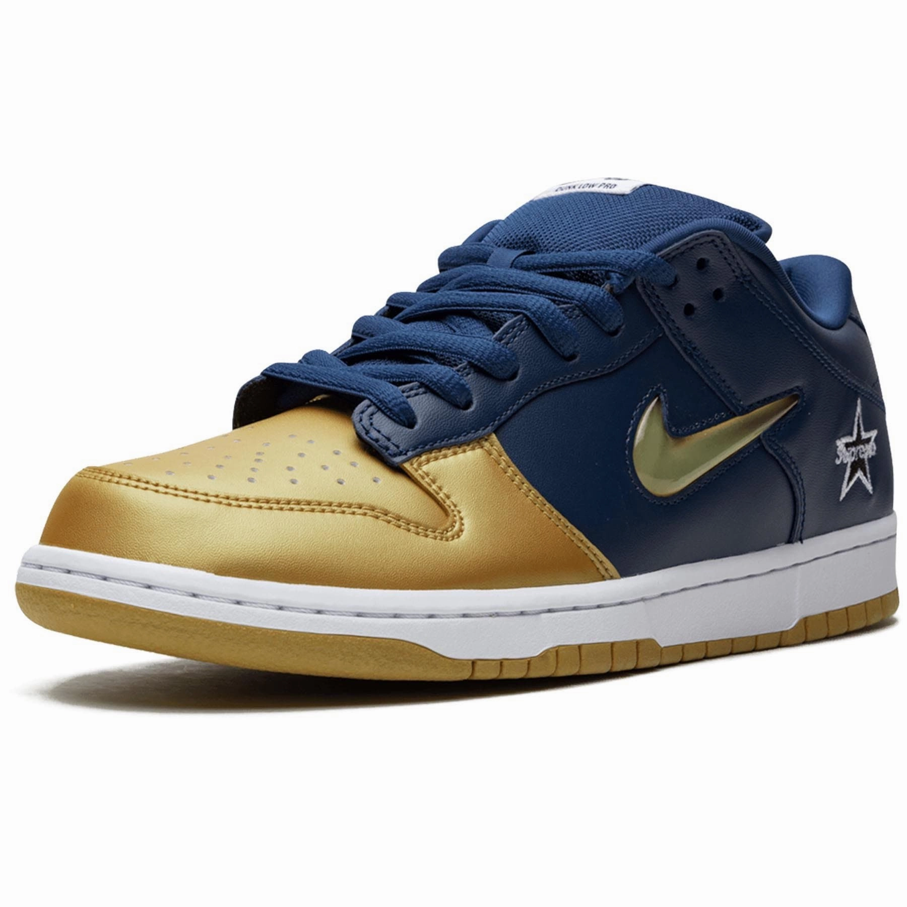 Supreme x Nike Dunk SB Low QS 'Metallic Gold' Nike SB skateboarding shoes