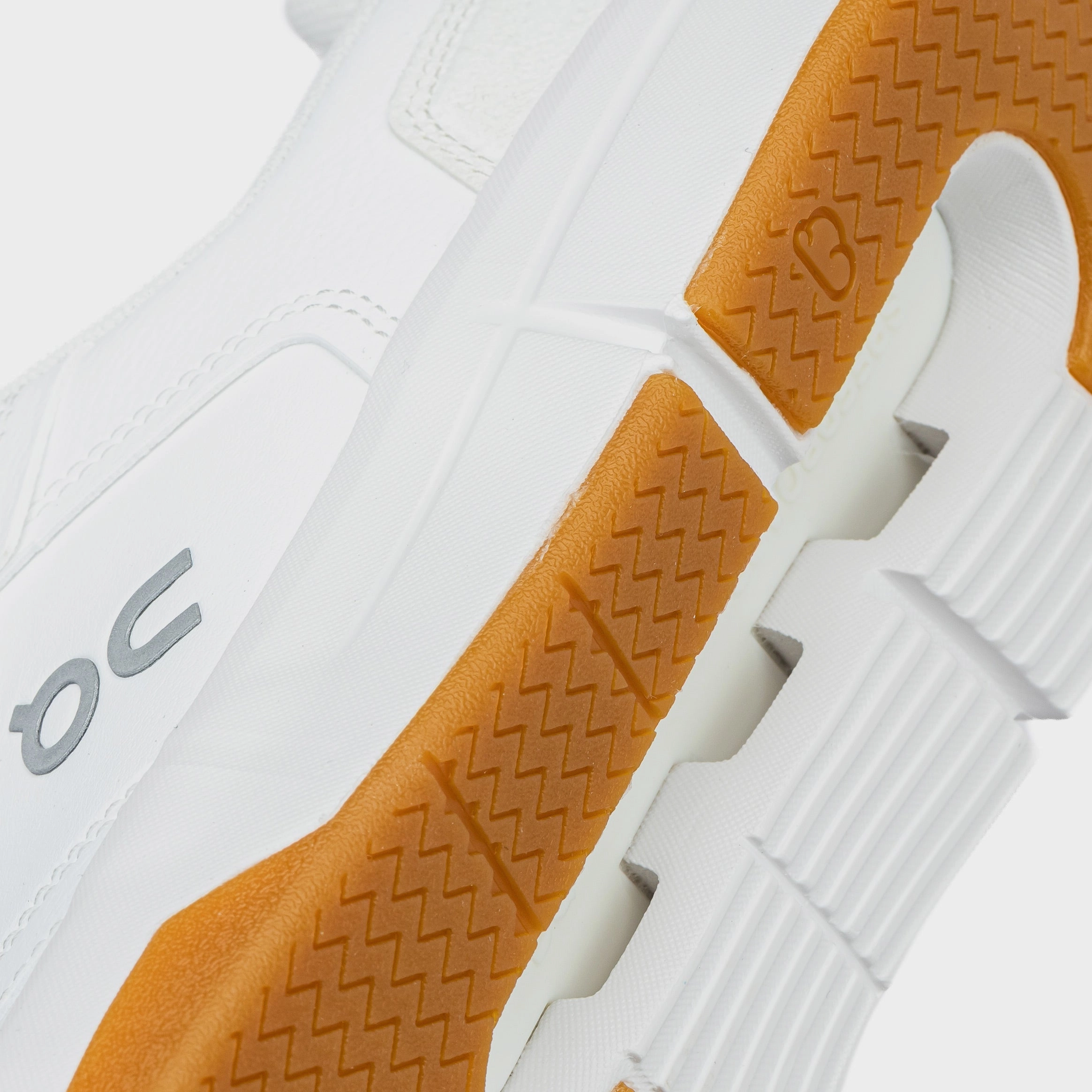 The Roger Mens Running Shoes (White/Gum) On Running Womens Shoes