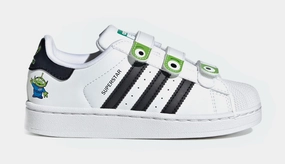 Toy Story Alien Superstar II Preschool Lifestyle Shoes (Cloud White/Core Black/Semi Solar Green) Adidas Superstar shell-toe sneakers with timeless appeal