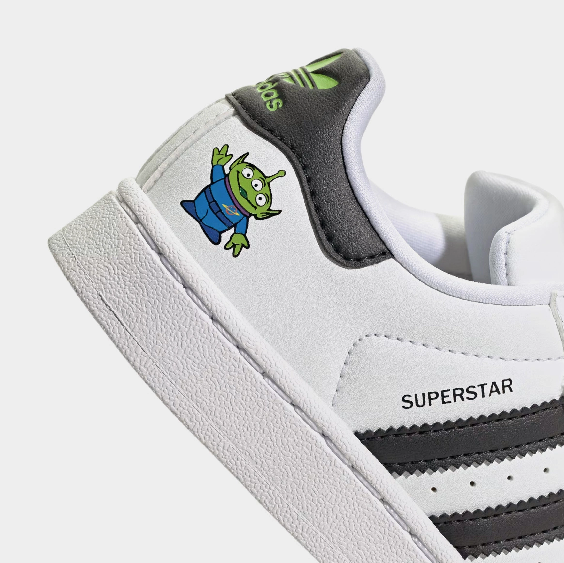 Toy Story Alien Superstar II Preschool Lifestyle Shoes (Cloud White/Core Black/Semi Solar Green) Shell toe urban sneakers