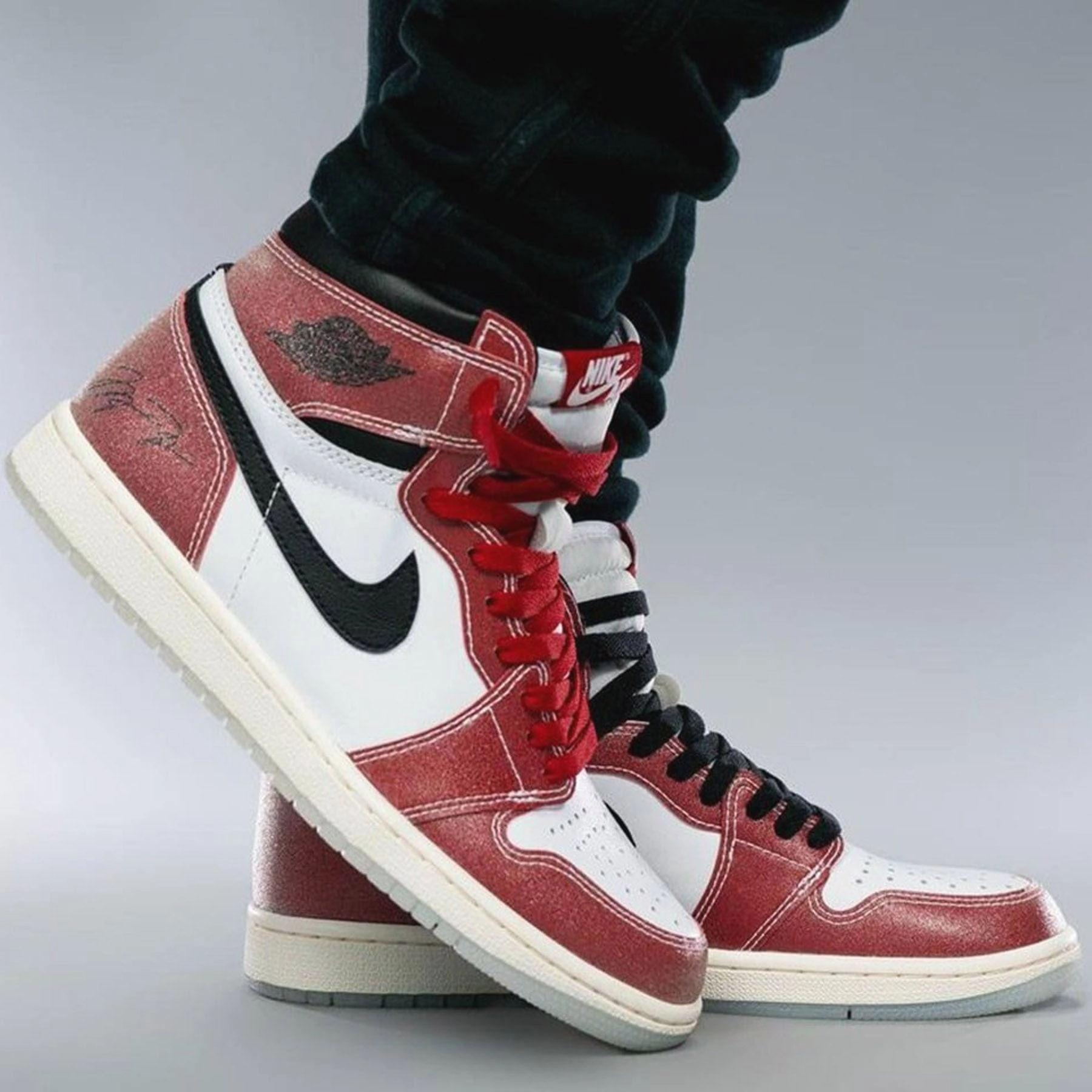 Trophy Room x Air Jordan 1 Retro High OG SP 'Chicago' Air Jordan 1 High OG shoes