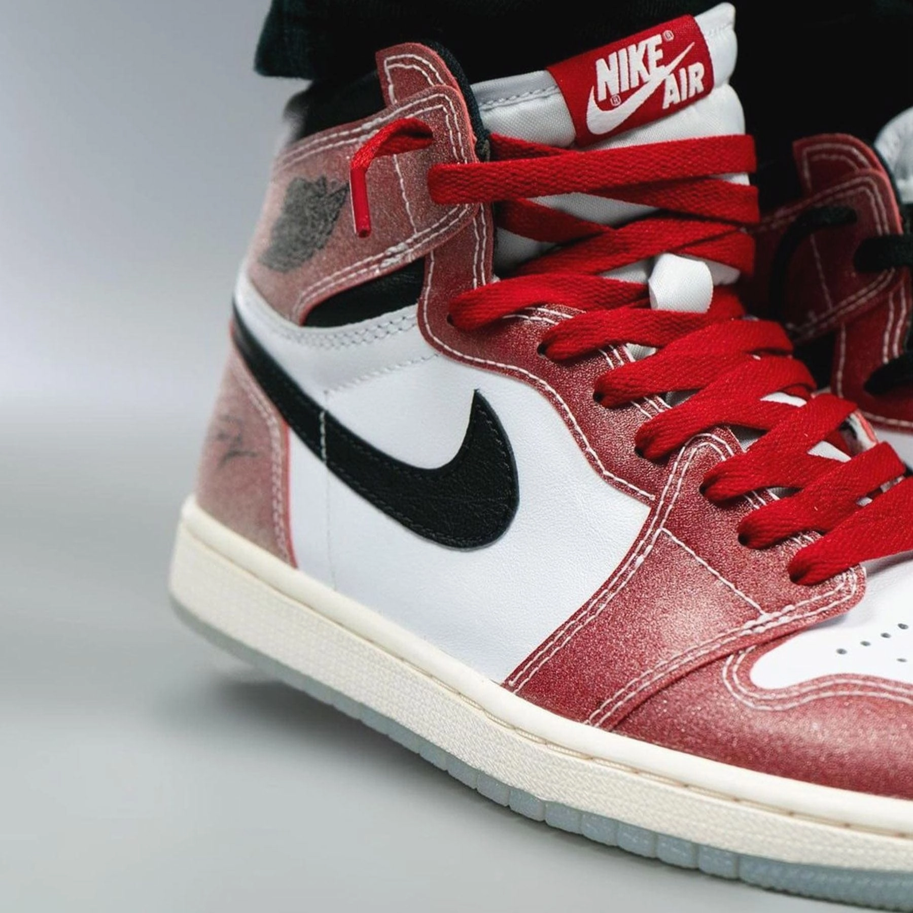 Trophy Room x Air Jordan 1 Retro High OG SP 'Chicago' Air Jordan 1 High OG shoes