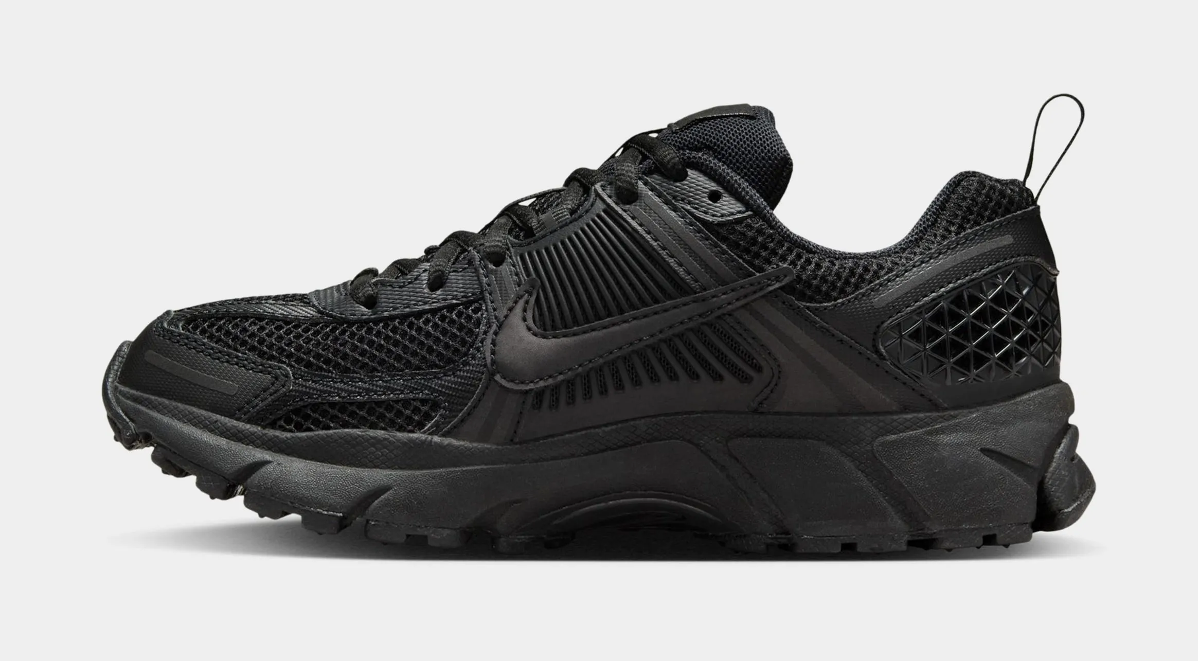 Vomero 5 Grade School Running Shoes (Black/Black) Zoom Vomero 5 Nike