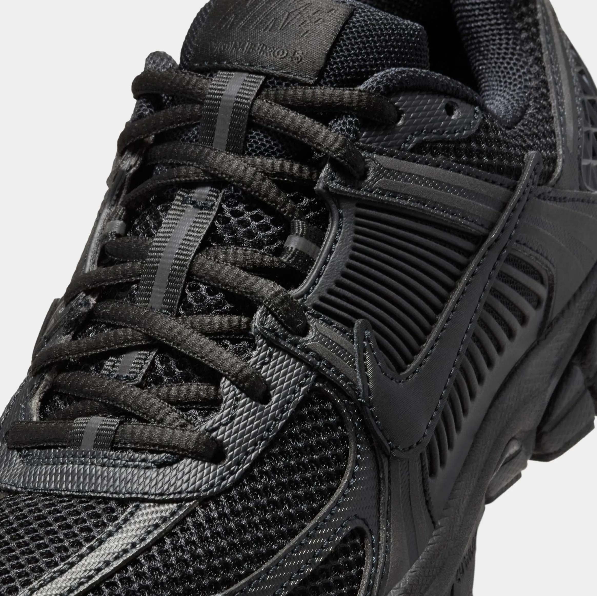 Vomero 5 Grade School Running Shoes (Black/Black) Zoom Vomero 5 Nike