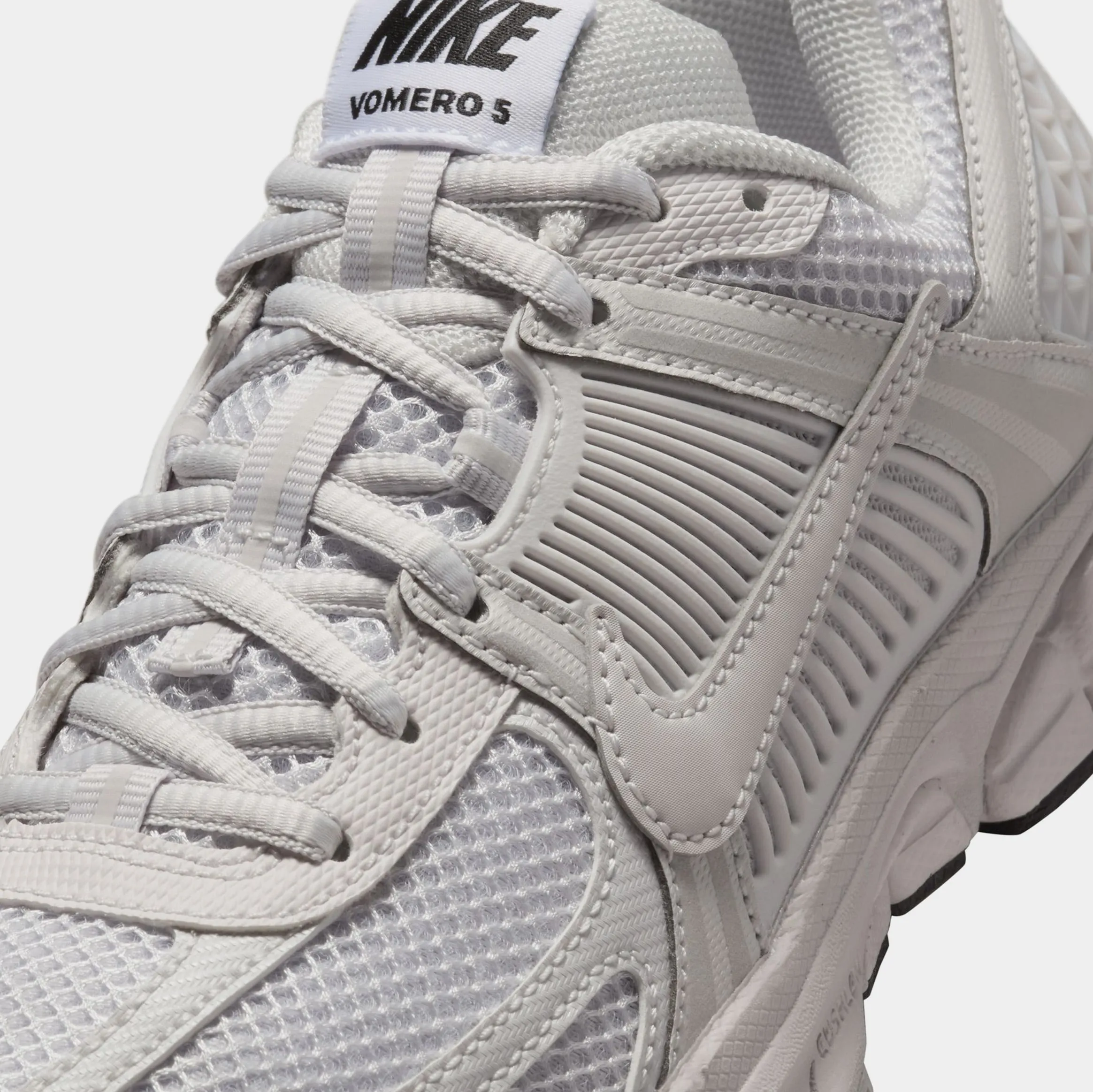 Vomero 5 Grade School Running Shoes (Pale Ivory/Pale Ivory/Sand Drift/Pale Ivory) Zoom Vomero 5 Nike
