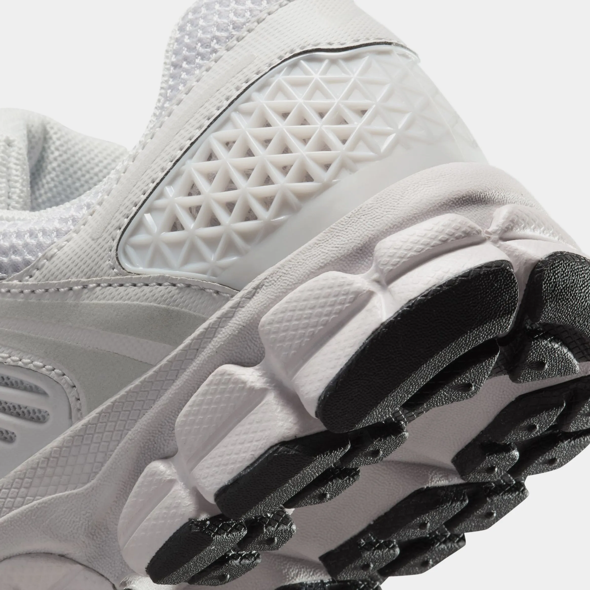 Vomero 5 Grade School Running Shoes (Pale Ivory/Pale Ivory/Sand Drift/Pale Ivory) Zoom Vomero 5 Nike