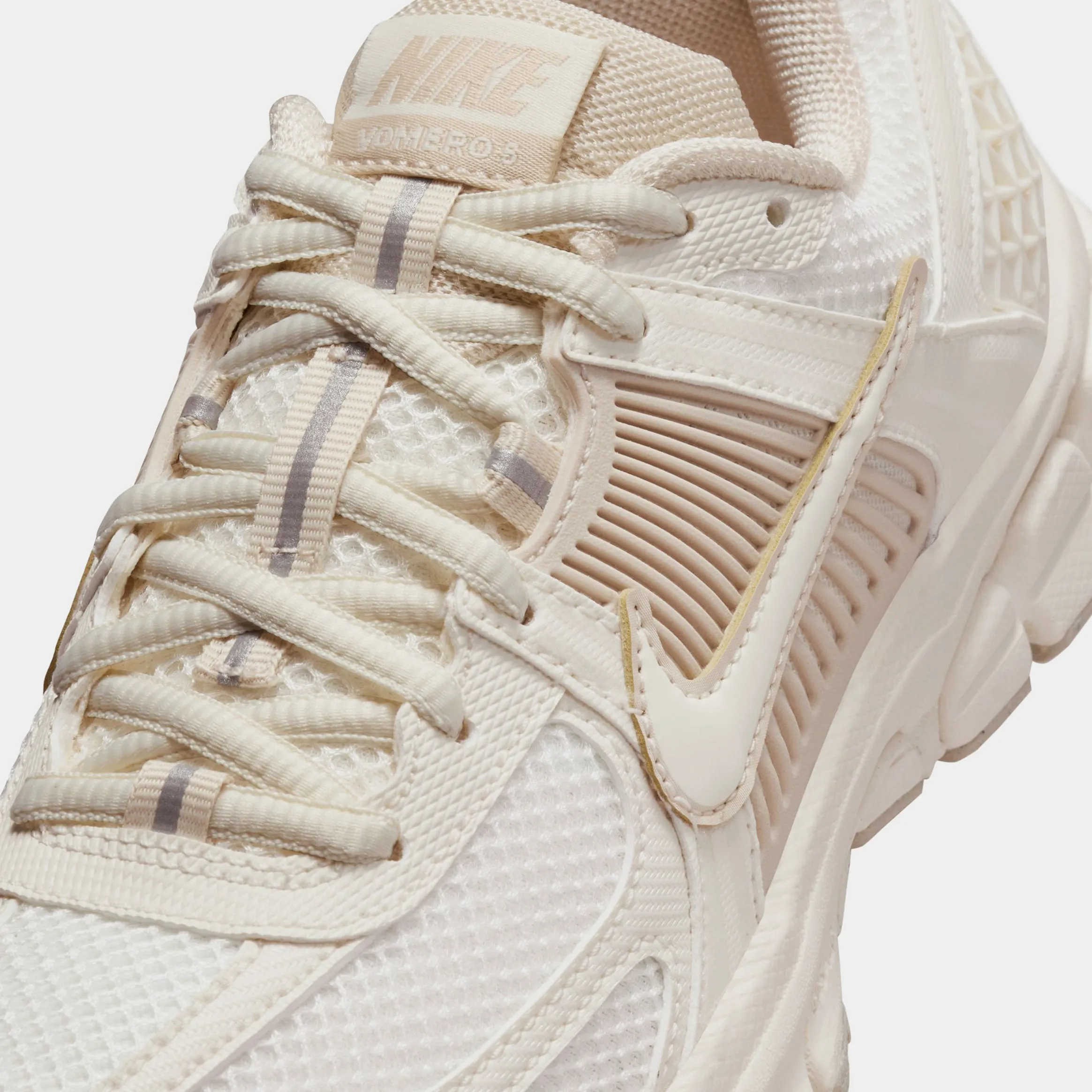Vomero 5 Grade School Running Shoes (Pale Ivory/Pale Ivory/Sanddrift/Pale Ivory) Zoom Vomero 5 Nike