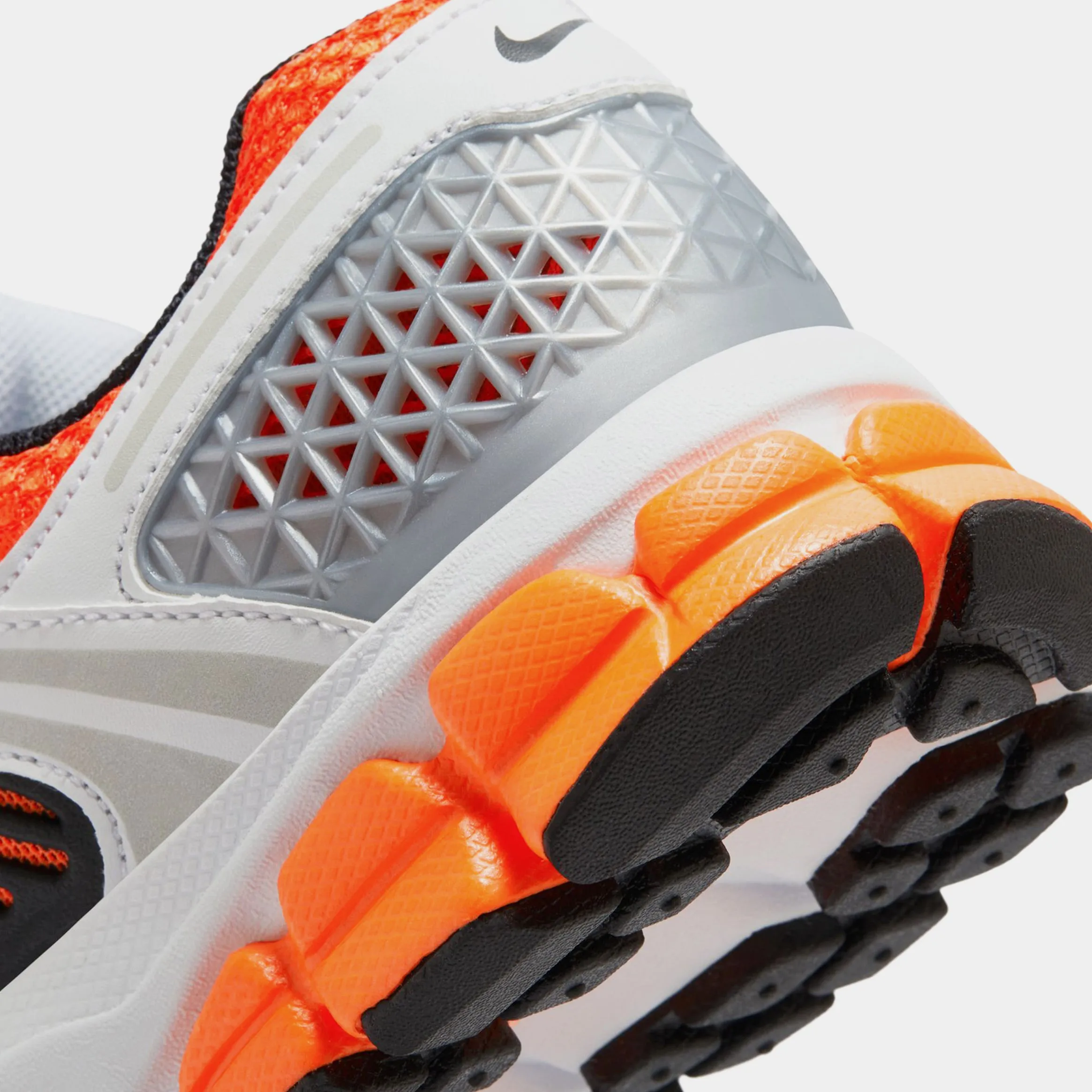 Vomero 5 Total Orange Grade School Running Shoes (Total Orange/Black/White/Platinum) Zoom Vomero 5 Nike