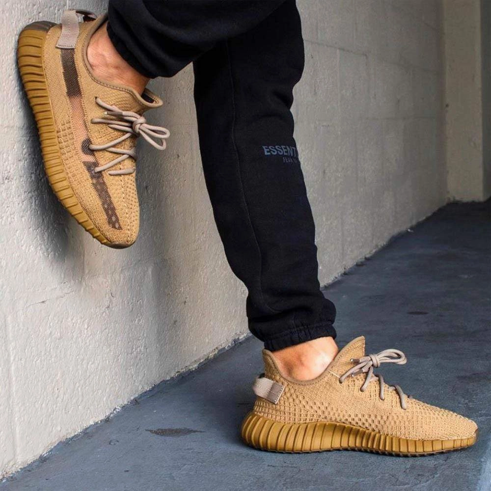 Yeezy Boost 350 V2 'Earth' Yeezy futuristic fashion sneakers