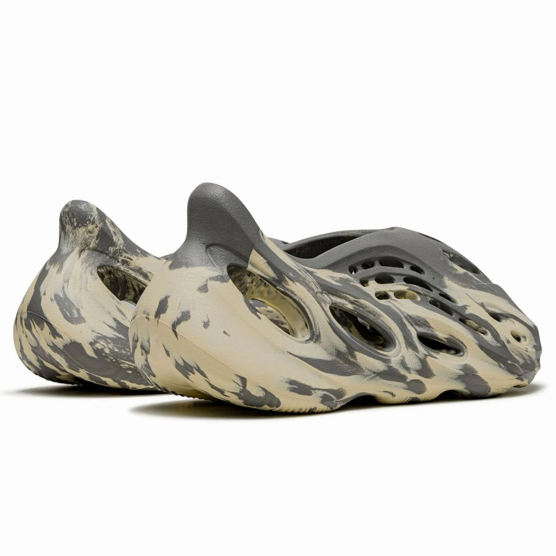 Yeezy Foam Runner 'MXT Moon Grey' Yeezy futuristic fashion sneakers