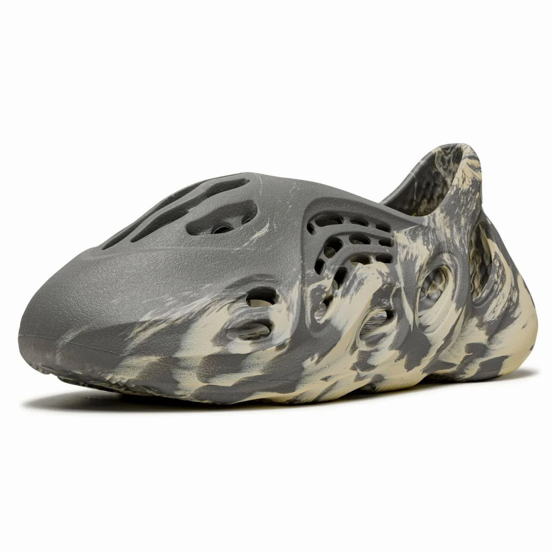 Yeezy Foam Runner 'MXT Moon Grey' Yeezy futuristic fashion sneakers