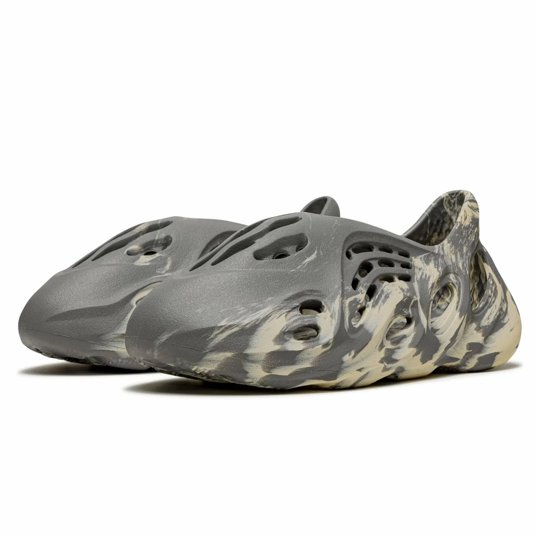 Yeezy Foam Runner 'MXT Moon Grey' Yeezy futuristic fashion sneakers