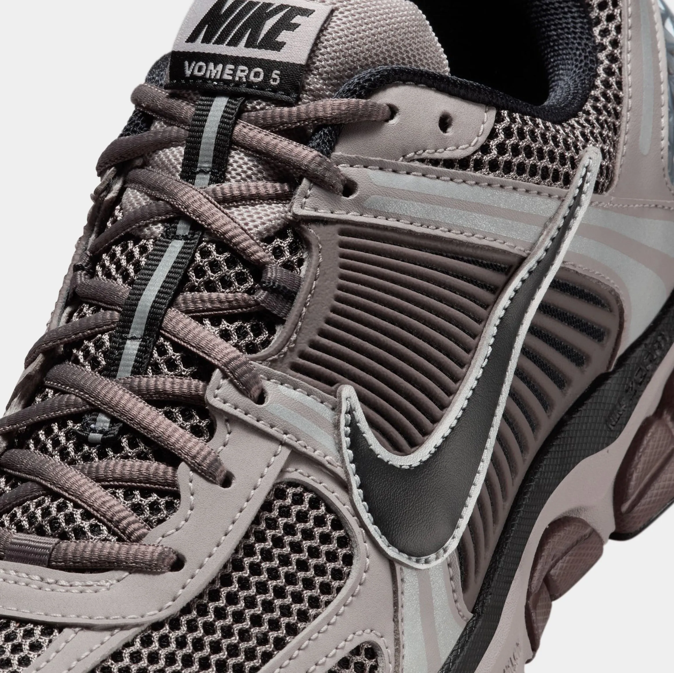 Zoom Vomero 5 Mens Running Shoes (College Grey/Black/Cave Stone) Zoom Vomero 5 Nike