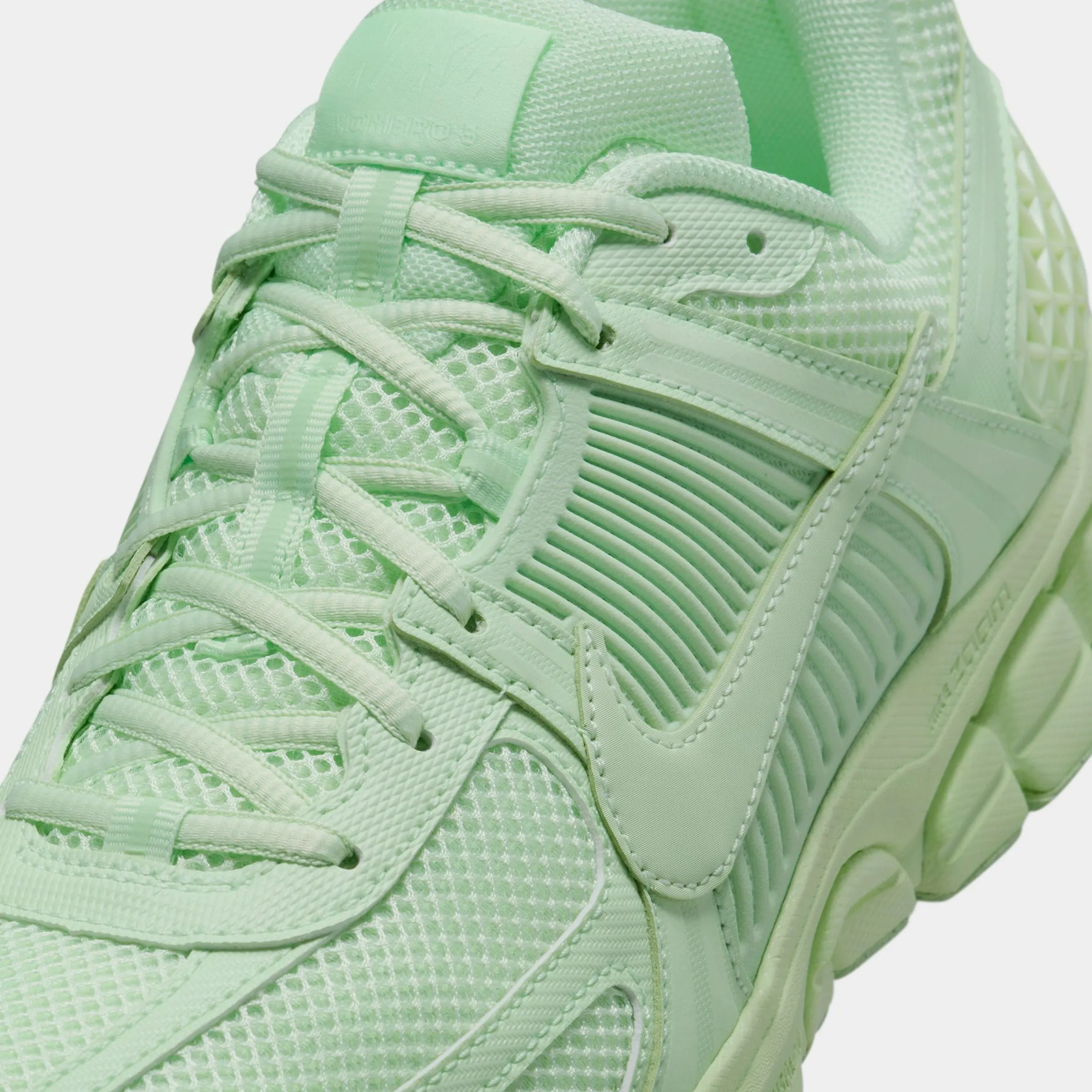 Zoom Vomero 5 Mens Running Shoes (Vapor Green) Zoom Vomero 5 Nike