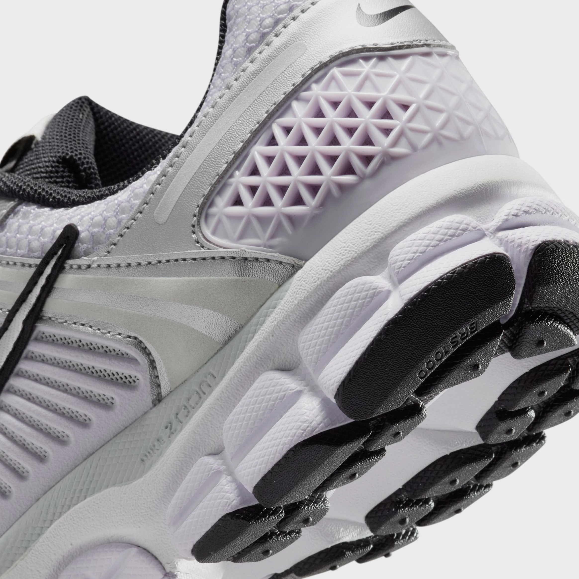 Zoom Vomero 5 Womens Running Shoes (Barely Grape/Metallic Silver/Photon Dust) Zoom Vomero 5 Nike