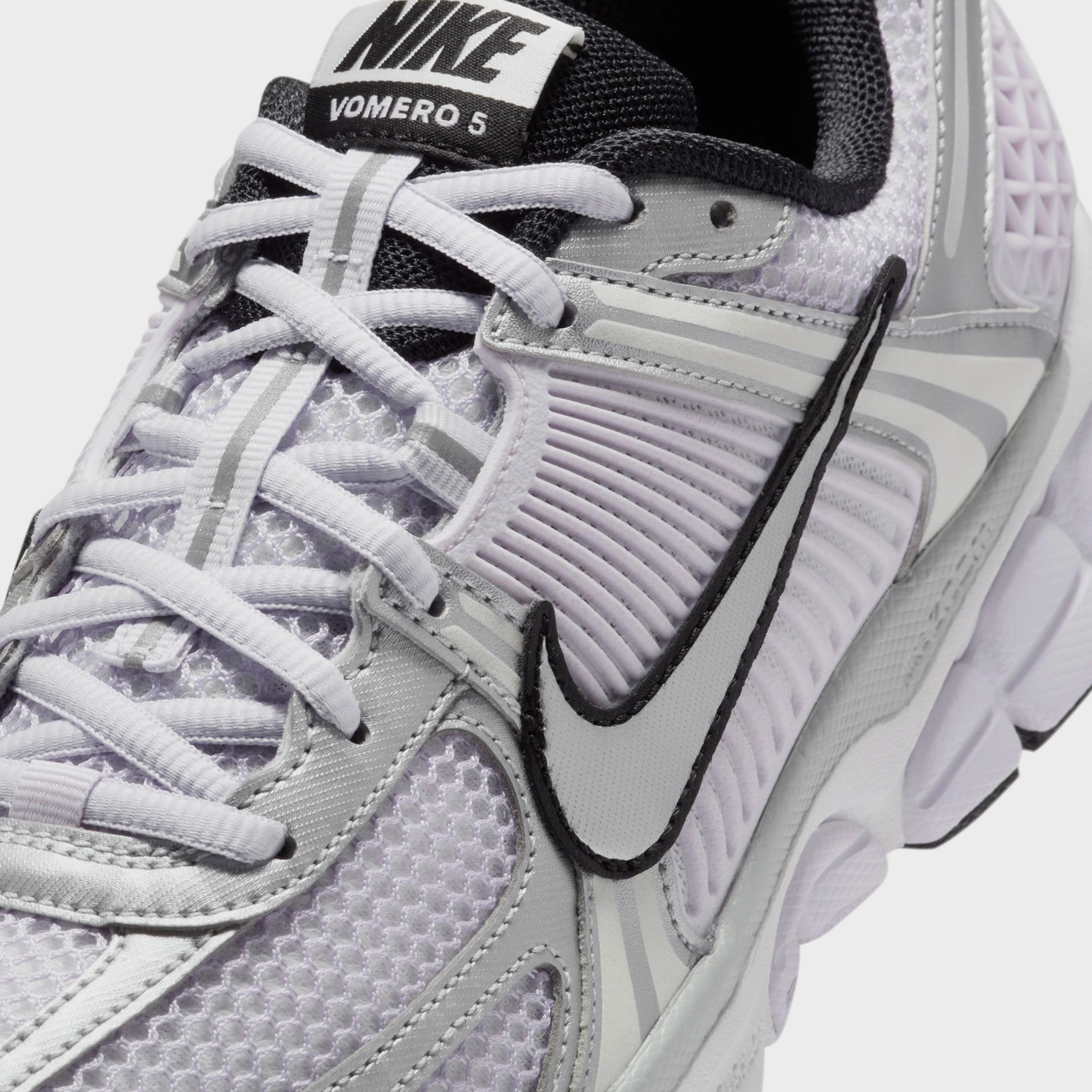 Zoom Vomero 5 Womens Running Shoes (Barely Grape/Metallic Silver/Photon Dust) Zoom Vomero 5 Nike