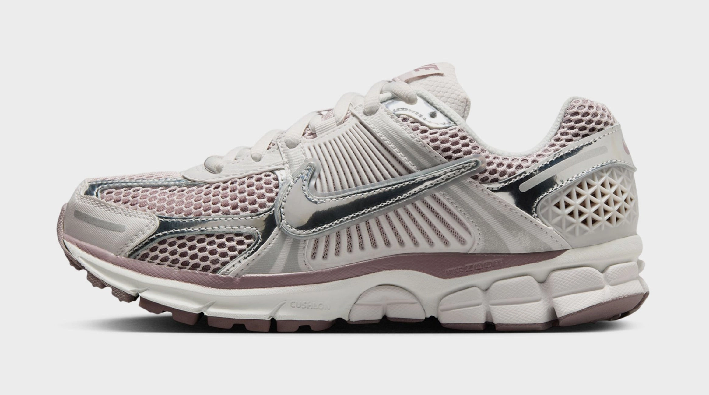 Zoom Vomero 5 Womens Running Shoes (Vast Grey/Matallic Silver) Zoom Vomero 5 Nike